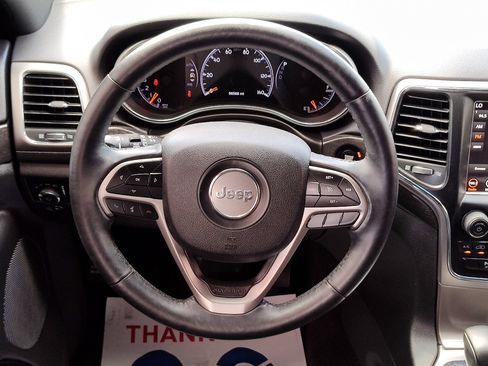 Used 2018 Jeep Grand Cherokee Altitude image 18