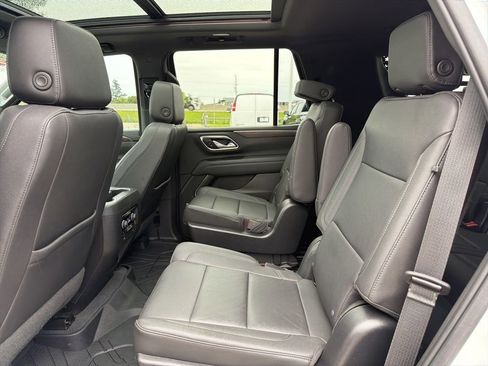 Used 2022 Chevrolet Tahoe Z71 w/ Z71 Off-Road Package AWD/4WD image 18