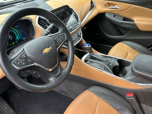 Used 2017 Chevrolet Volt Premier w/ Driver Confidence II Package image 11