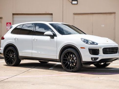 Used 2015 Porsche Cayenne S AWD/4WD image 38