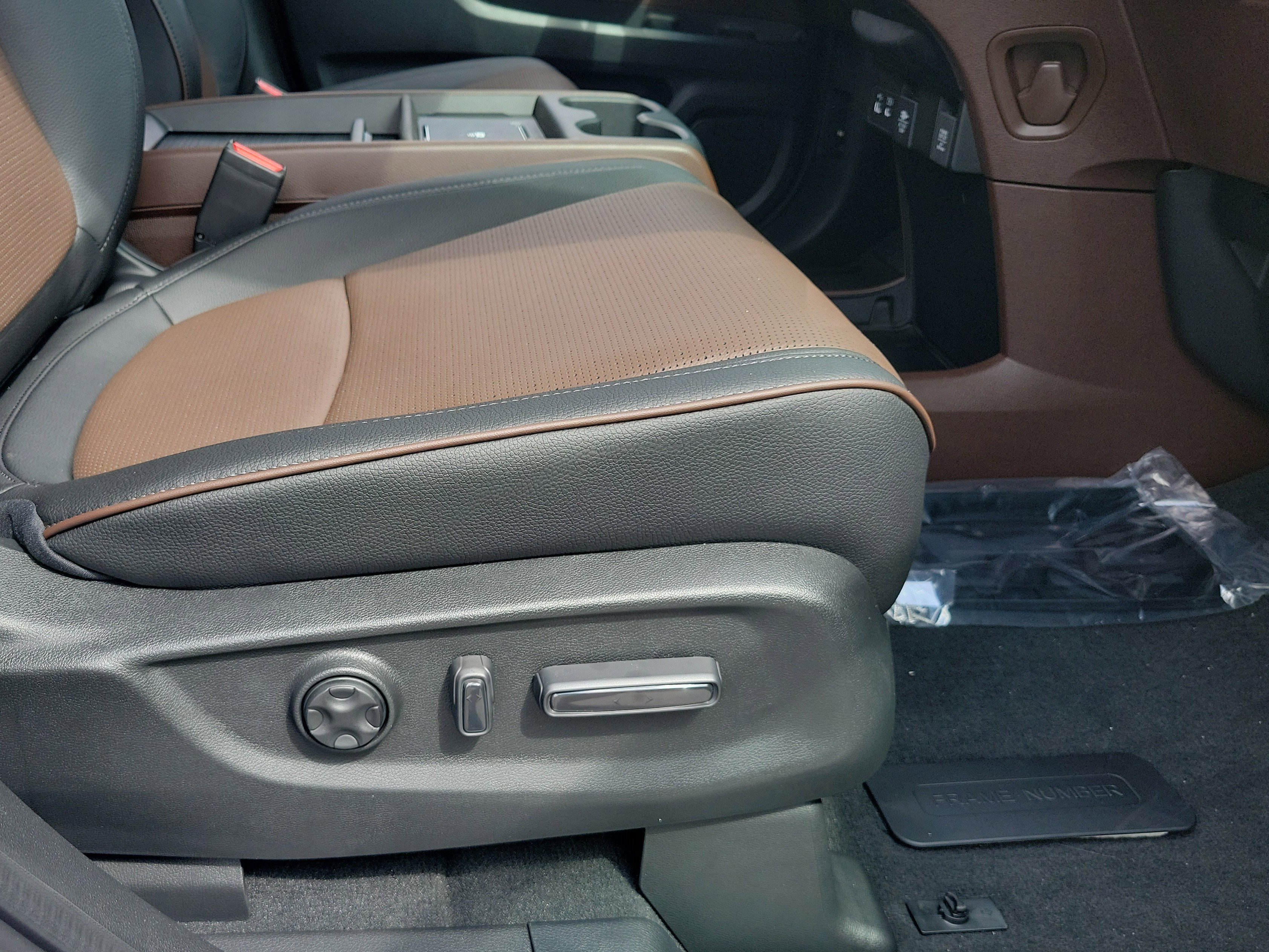New 2027 Honda Odyssey Elite image 17