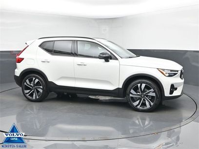 Used 2024 Volvo XC40 B5 Plus