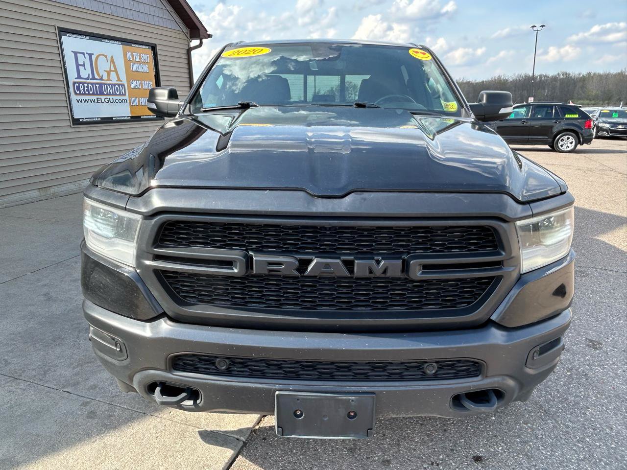 Used 2020 RAM 1500 4x4 Crew Cab image 2