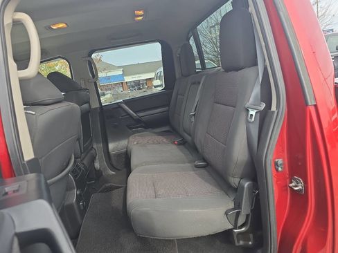 Used 2014 Nissan Titan SV w/ SV Premium Utility Package image 14