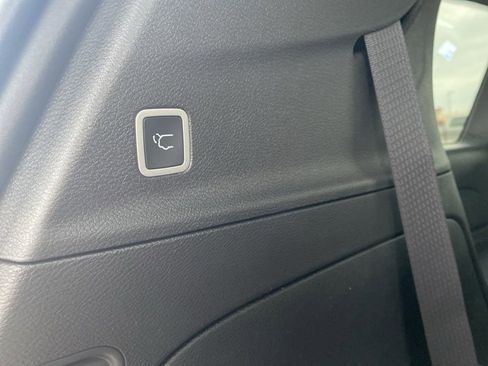 New 2026 Chrysler Voyager LX image 16