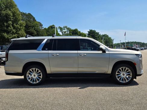 Used 2022 Cadillac Escalade ESV Premium Luxury w/ Performance Package AWD/4WD image 7
