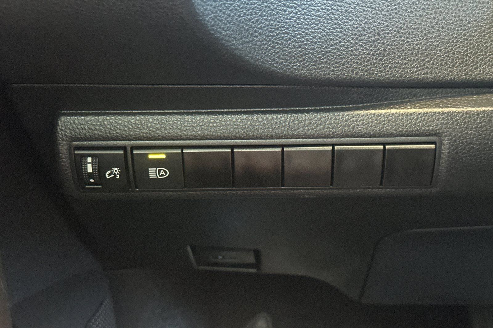 Used 2023 Toyota Corolla LE FWD image 30