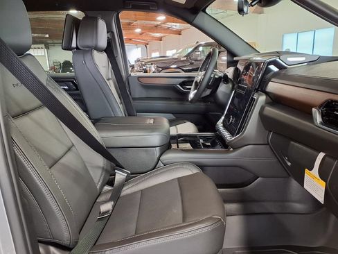 New 2026 GMC Yukon Denali w/ Advanced Technology Package RWD image 6