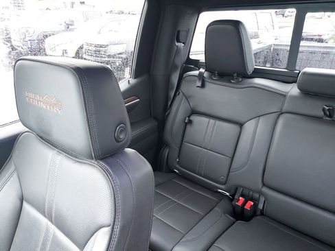 Used 2023 Chevrolet Silverado 1500 High Country w/ Technology Package AWD/4WD image 12