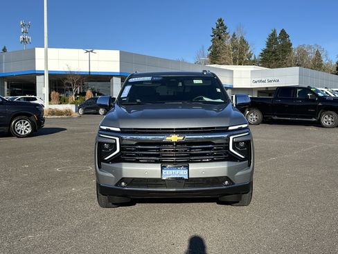 Certified 2025 Chevrolet Suburban Premier image 8