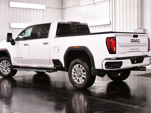 Used 2022 GMC Sierra 3500 Denali image 5