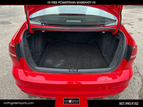 Used 2016 Volkswagen Jetta Sport image 5