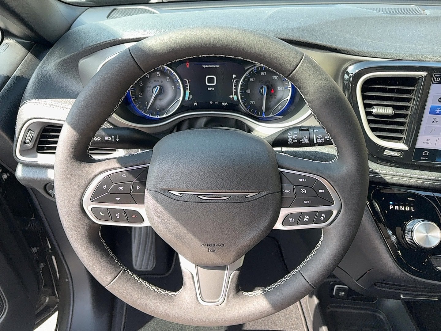New 2027 Chrysler Pacifica Select AWD/4WD image 26