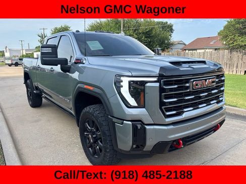 Used 2025 GMC Sierra 2500 AT4 w/ AT4 Premium Plus Package AWD/4WD image 3
