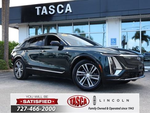 Used 2024 Cadillac Lyriq Luxury AWD/4WD image 1