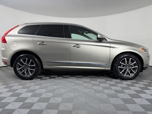 Used 2016 Volvo XC60 T6 Platinum FWD image 30