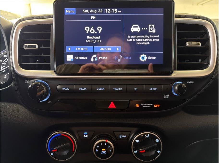 Used 2022 Hyundai Venue SE FWD image 19