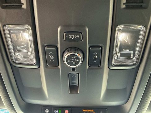 Used 2025 GMC Yukon Denali image 21