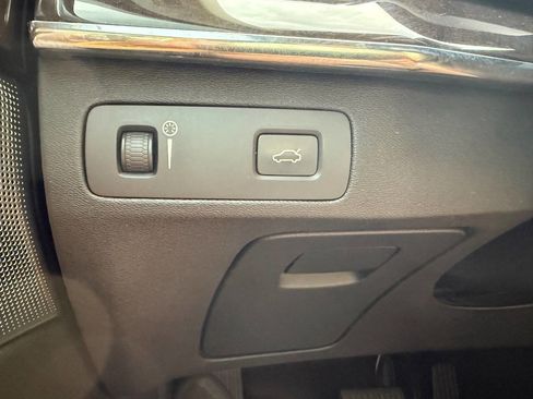 Used 2016 Volvo XC90 T6 Momentum w/ Momentum Plus Package image 14