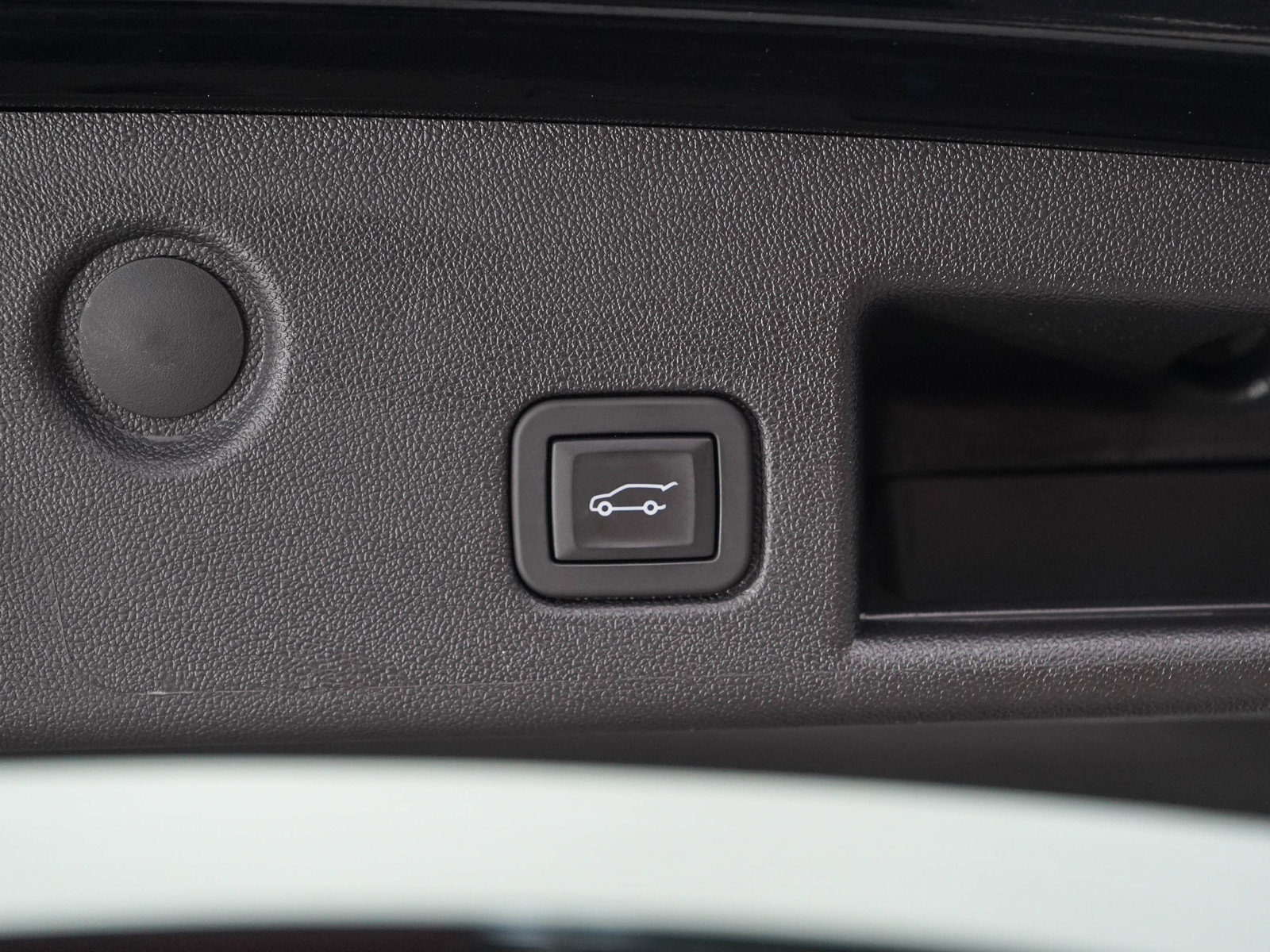 Used 2024 Chevrolet Equinox LT w/ LPO, Floor Liner Package AWD/4WD image 17