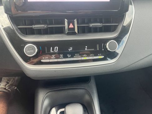 Used 2024 Toyota Corolla LE FWD image 16