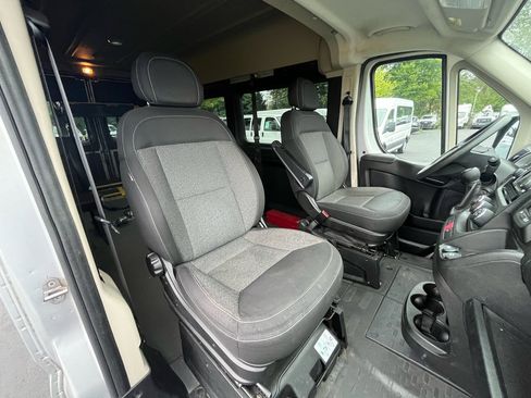 Used 2016 RAM ProMaster 2500 w/ Premium Appearance Group image 38