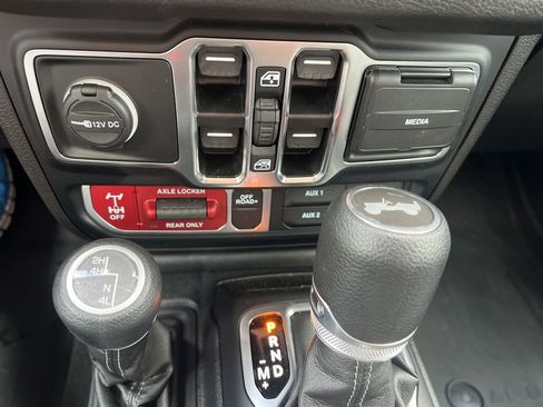 Used 2024 Jeep Wrangler Willys image 62