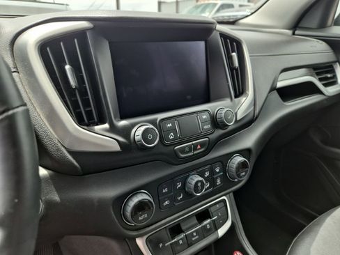 Used 2024 GMC Terrain SLT image 22