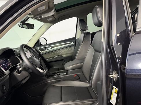 Used 2023 Volkswagen Atlas SE w/ Panoramic Sunroof Package AWD/4WD image 17
