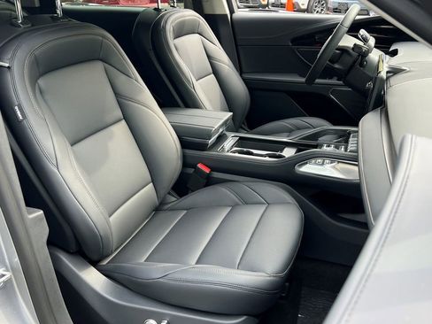 New 2026 Lincoln Nautilus Premier image 6