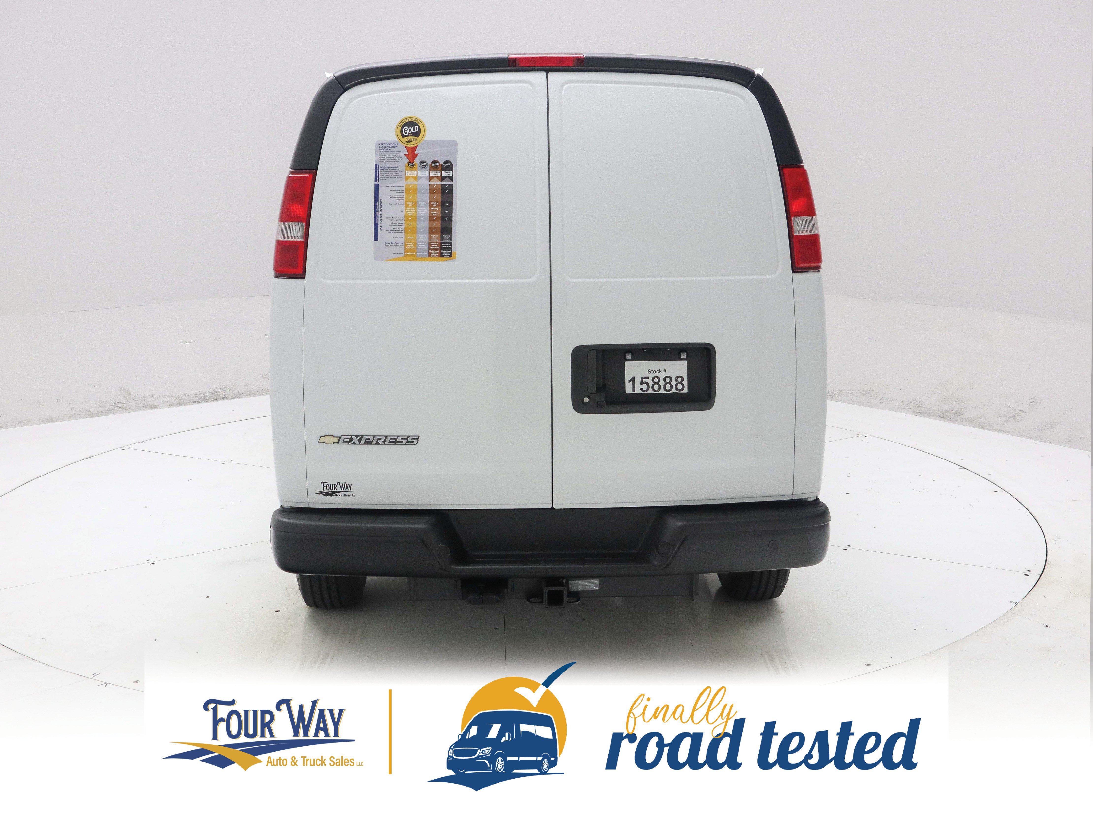 Used 2026 Chevrolet Express 3500 w/ Driver Convenience Package RWD image 5