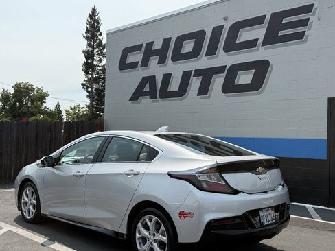 Used 2018 Chevrolet Volt Premier w/ Driver Confidence Package FWD image 25