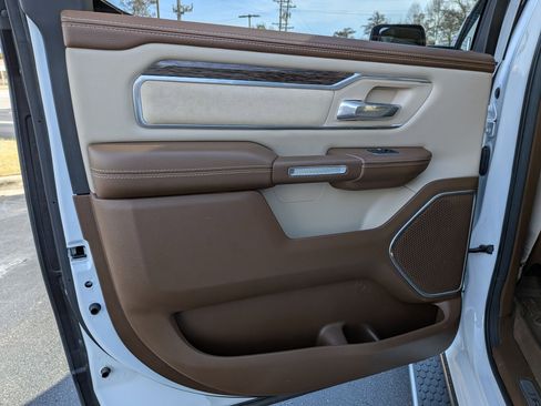 Used 2020 RAM 1500 Laramie image 16