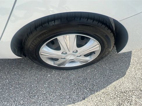 Used 2018 Hyundai Accent SE FWD image 29