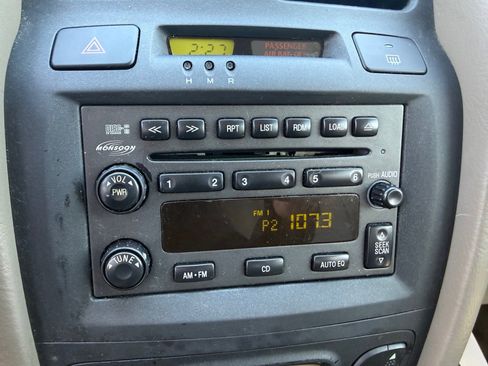 Used 2005 Hyundai Santa Fe LX image 12