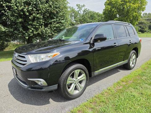 Used 2013 Toyota Highlander Limited AWD/4WD image 2