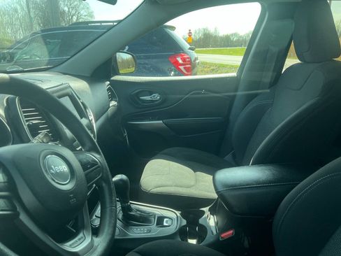 Used 2020 Jeep Cherokee Latitude image 10