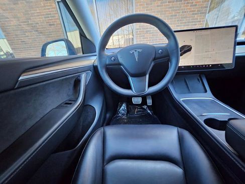 Used 2022 Tesla Model Y Performance image 4