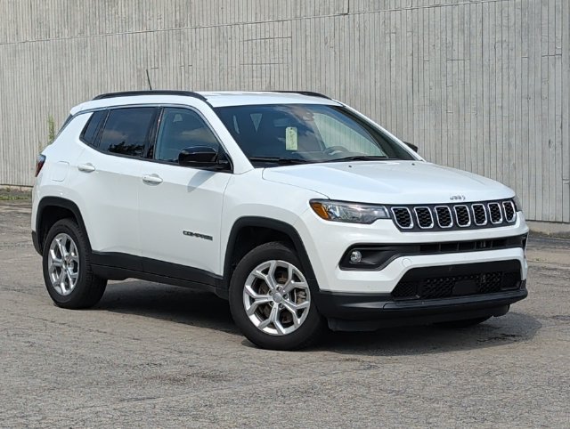 Used 2024 Jeep Compass Latitude AWD/4WD image 12