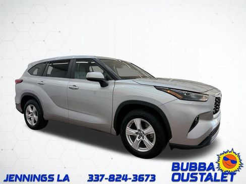 Used 2023 Toyota Highlander LE image 9