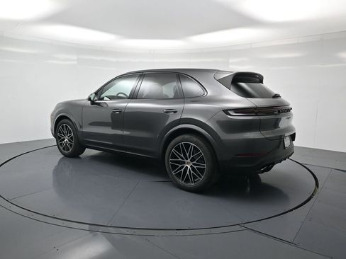 Used 2026 Porsche Cayenne AWD/4WD image 3