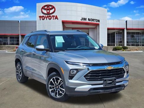 Used 2025 Chevrolet TrailBlazer LT AWD/4WD image 1