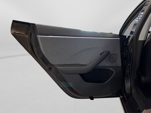 Used 2025 Tesla Model 3 Long Range RWD image 33
