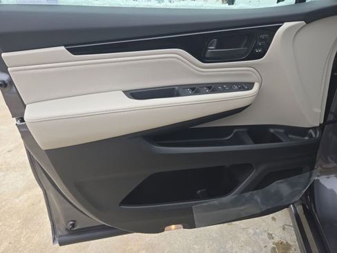 New 2026 Honda Odyssey Touring image 10