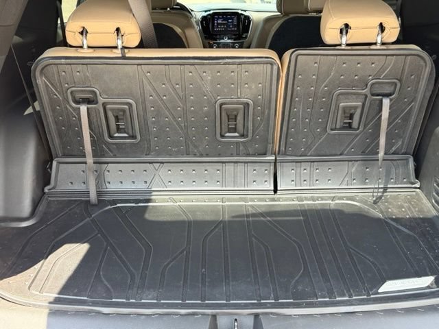 Used 2022 Chevrolet Traverse Premier FWD image 18