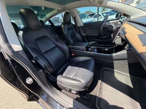 Used 2018 Tesla Model 3 Long Range RWD image 31