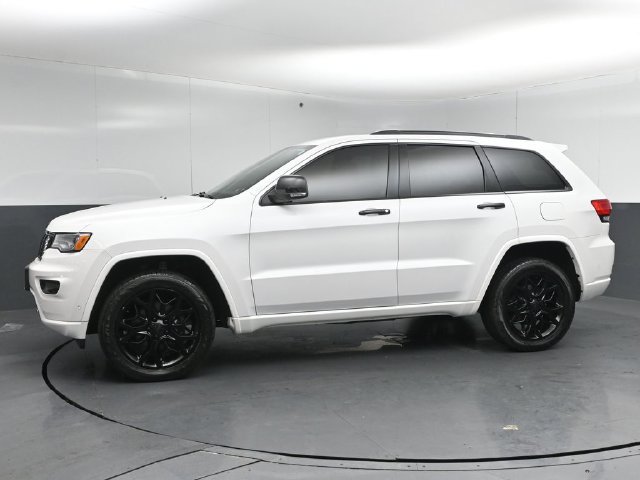 Used 2020 Jeep Grand Cherokee Overland AWD/4WD image 4