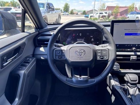 Used 2026 Toyota RAV4 XSE AWD/4WD image 11