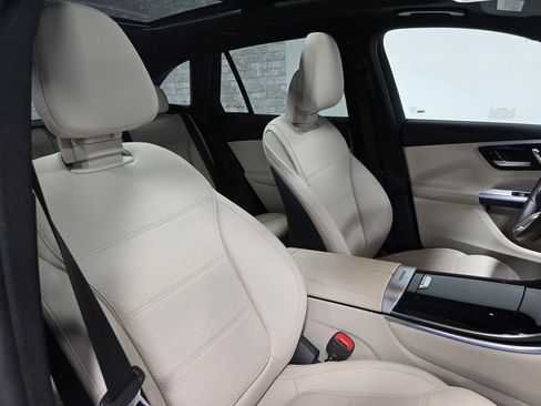 Used 2023 Mercedes-Benz GLC 300 4MATIC image 52