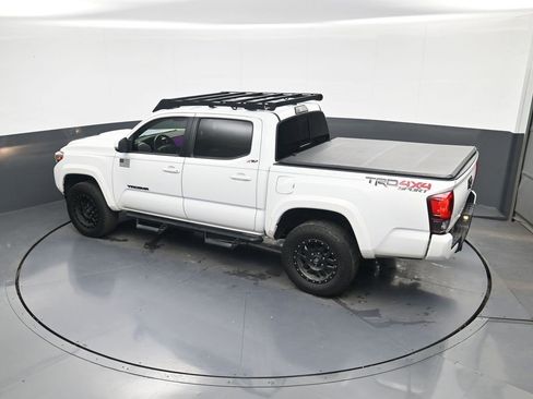 Used 2018 Toyota Tacoma TRD Sport image 33